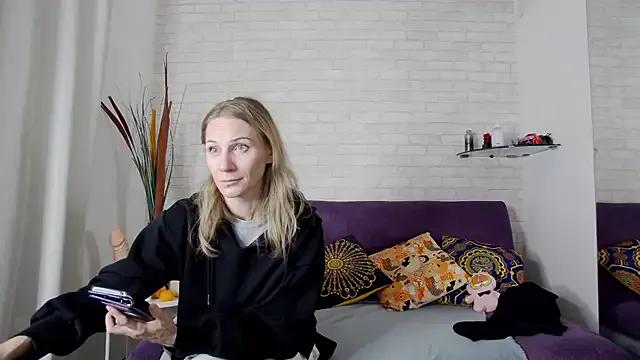 AmaliaMao on StripChat 