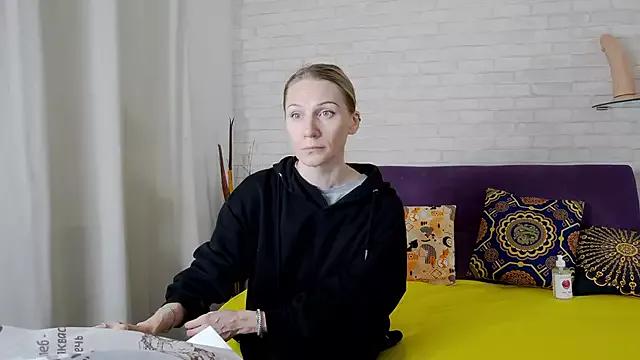 AmaliaMao on StripChat 