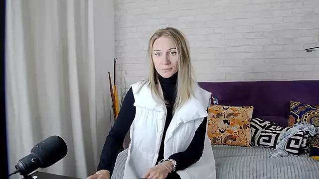 AmaliaMao on StripChat 