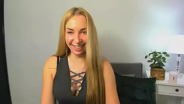 AriaDesire on StripChat 