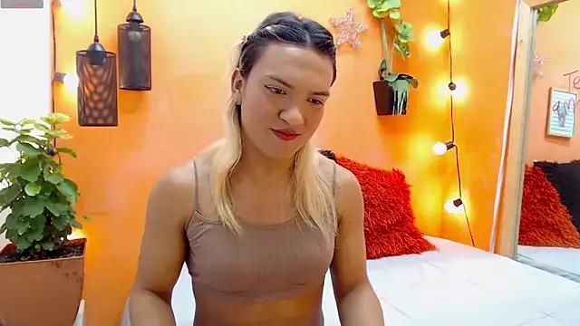 aslyhernandez_7 on StripChat 