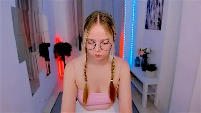 BellaMontgomery on StripChat 