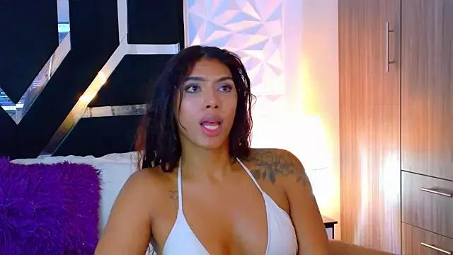 BunnyNicolle on StripChat 