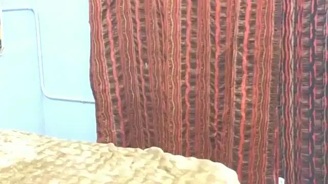 CaramelDelux27 on StripChat 