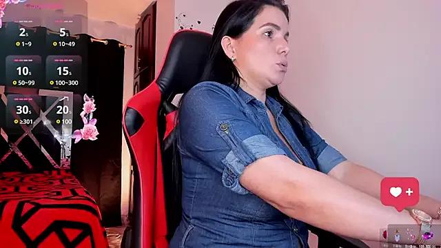 carol_cruz133 on StripChat 