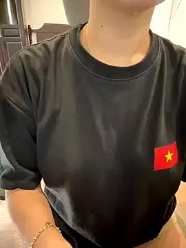 Freechat Caryln-Bun on StripChat