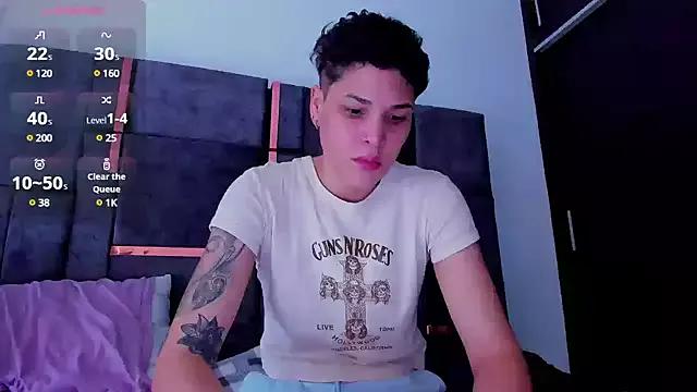 Charlee_pink on StripChat 