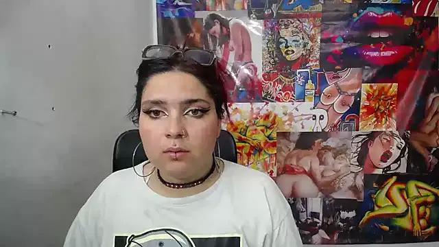 Masturbate to 23 years old Curvy-Queen from StripChat Curvy-Queen from StripChat