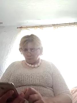 ElenaBeautiful48 on StripChat 