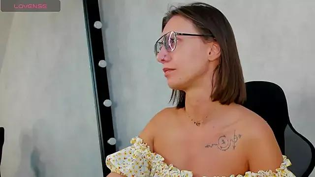 Elina_Gravess on StripChat 