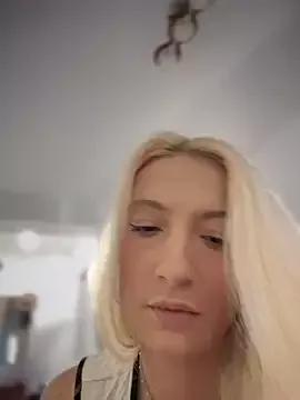 Ella_Charm on StripChat 