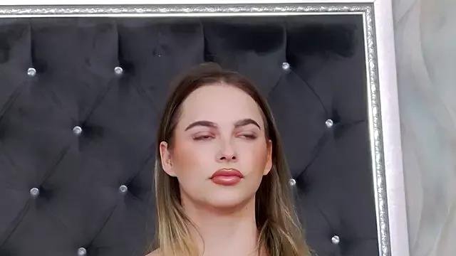 Ellsa_Jean_ on StripChat 