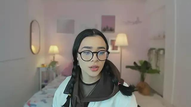 emma_soul1 on StripChat 