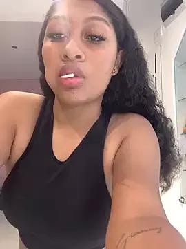 Emmacooperss on StripChat 