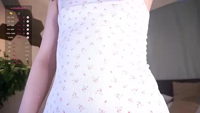 FloraHenley on StripChat 