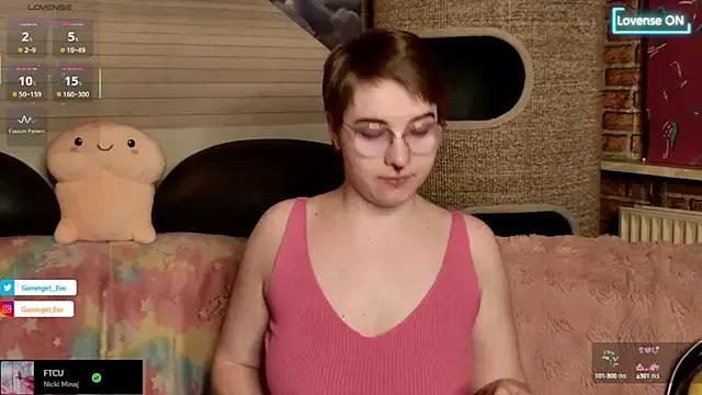 Freechat GamerGirl_Eve on StripChat