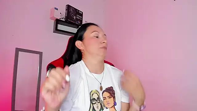 gracekelly12 on StripChat 