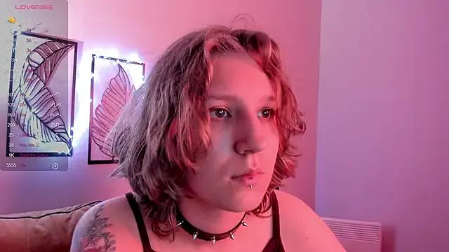 Hailey_Foxy from StripChat