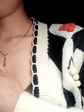 Hinna_x from StripChat