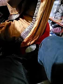 indianhotwife639 on StripChat