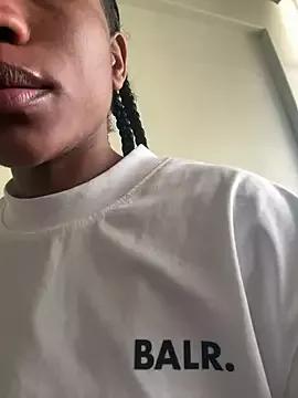 ItsAmber25 on StripChat 