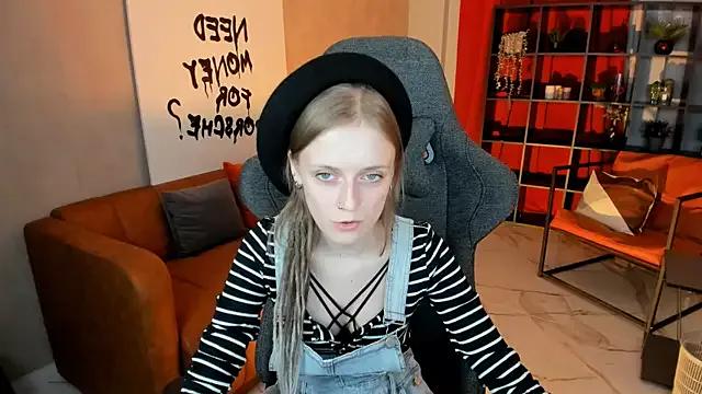 KiraMontoya on StripChat 