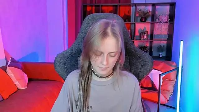 KiraMontoya on StripChat 