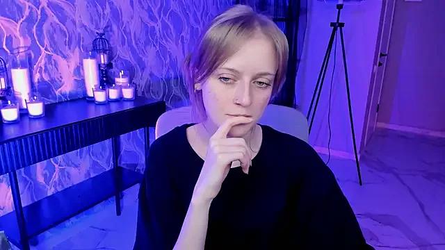 KiraMontoya on StripChat 