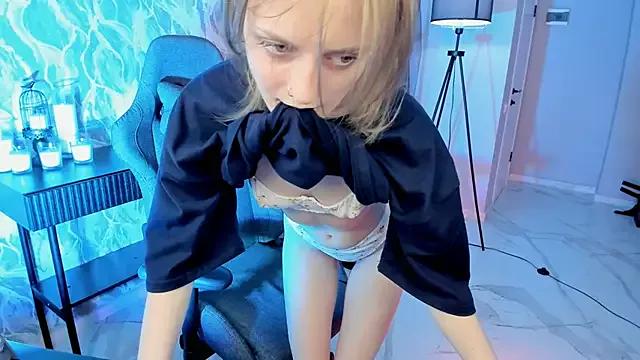 KiraMontoya on StripChat 