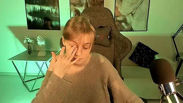 KiraMontoya on StripChat 