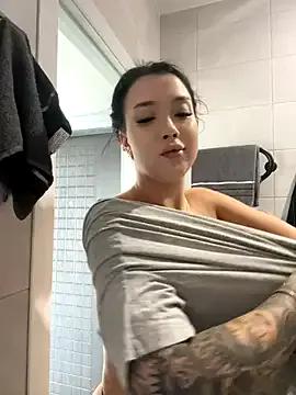 Discover Kiss_Lissa, she wants to masturbate for you kiss_Lissa from StripChat