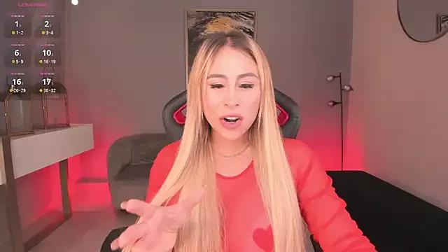 KylieCooper on StripChat 