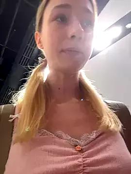 Lia__Love on StripChat 