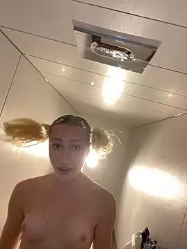 Lia__Love on StripChat 