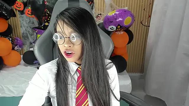 Checkout sexy model Lili_16 Lili_16 from StripChat