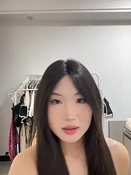 lilyxye77 on StripChat 