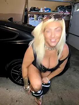 LittleMissEeve on StripChat 