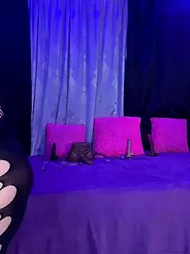 Freechat lonely_shewolf on StripChat