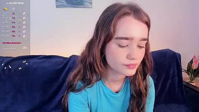 Freechat lovelyalivia on StripChat