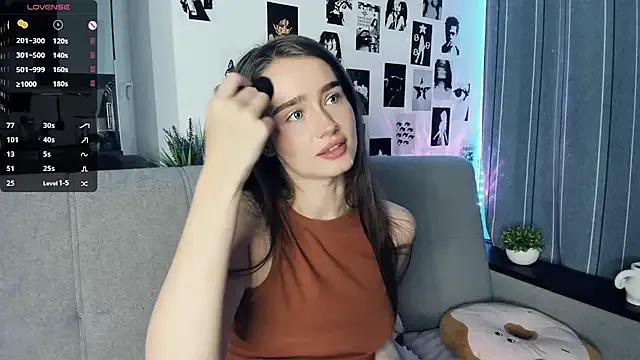 Freechat lovelyalivia on StripChat