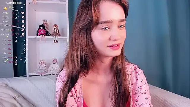 Freechat lovelyalivia on StripChat