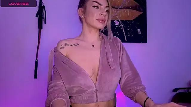 LusciousAlice on StripChat 