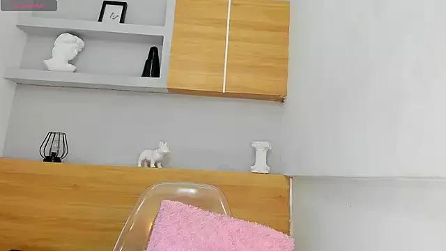 MaddyMoon1 on StripChat 