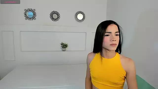 MaddyMoon1 on StripChat 