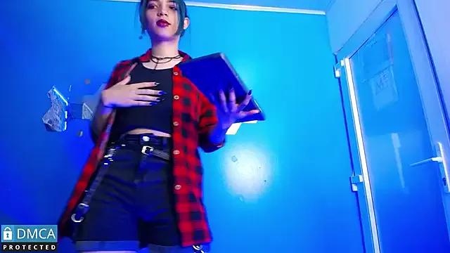 MaeveKuro on StripChat 