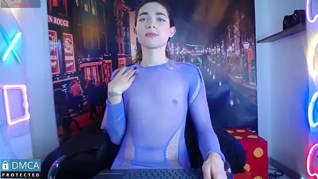 MaeveKuro on StripChat 