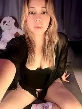 MerlyG from StripChat