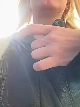 Milkyy_wway on StripChat 