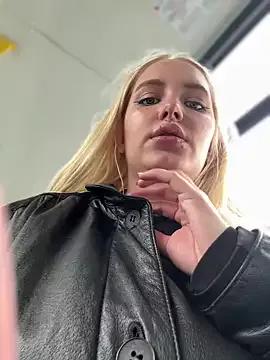 Milkyy_wway on StripChat 