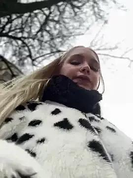 Milkyy_wway on StripChat 